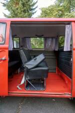 Bild 9/17 von Volkswagen T2b Kleinbus (1974)