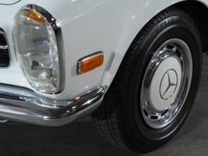 Afbeelding 10/57 van Mercedes-Benz 280 SL (1969)
