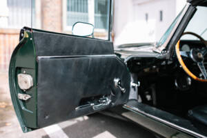 Image 34/63 of Jaguar E-Type (1969)