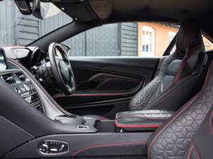 Immagine 70/84 di Aston Martin DBS 770 Ultimate Volante (2023)