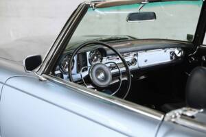 Immagine 22/40 di Mercedes-Benz 230 SL (1966)