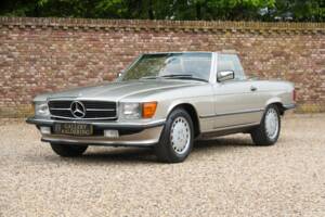Image 46/50 de Mercedes-Benz 560 SL (1988)