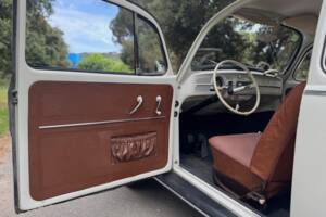 Image 17/27 of Volkswagen Beetle 1300 (1966)