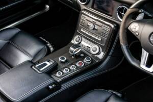 Image 26/40 of Mercedes-Benz SLS AMG Roadster (2011)