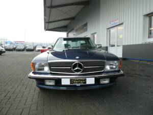 Bild 2/23 von Mercedes-Benz 560 SL (1989)