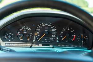 Bild 29/42 von Mercedes-Benz 500 SL (1990)