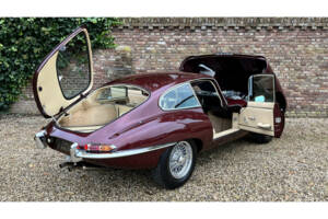 Image 15/50 of Jaguar Type E 3.8 (1964)