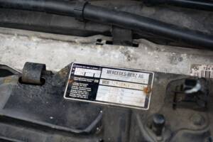 Bild 37/42 von Mercedes-Benz E 320 (1995)