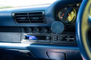 Image 37/52 of Porsche 911 Carrera 4 (1997)