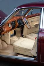 Image 18/25 of Jaguar Mk II 3.4 (1967)