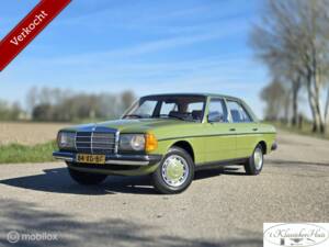 Image 1/50 of Mercedes-Benz 200 D (1982)