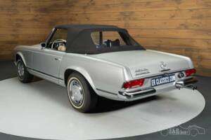 Image 12/19 de Mercedes-Benz 280 SL (1968)