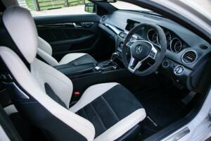 Image 2/33 of Mercedes-Benz C 63 AMG "Edition 507" (2013)