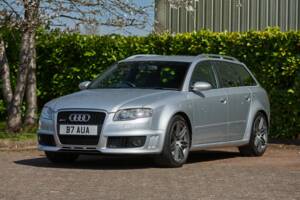 Image 18/50 de Audi RS4 Avant (2006)
