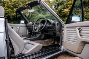 Immagine 17/28 di BMW 318i (1993)