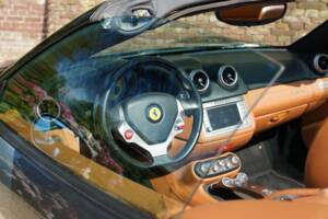 Bild 23/50 von Ferrari California (2010)
