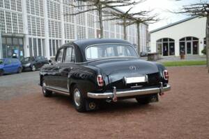 Imagen 7/19 de Mercedes-Benz 220 a (1956)