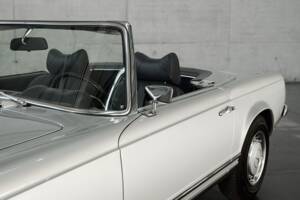 Image 4/50 de Mercedes-Benz 280 SL (1970)