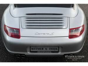 Bild 13/18 von Porsche 911 Carrera S (2005)