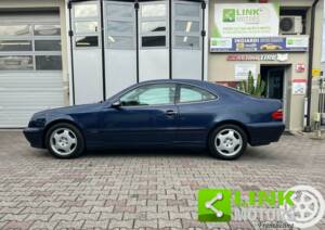 Image 9/10 de Mercedes-Benz CLK 200 Kompressor (2000)