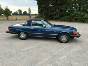 Image 5/8 de Mercedes-Benz 380 SL (1985)