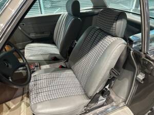 Bild 8/14 von Mercedes-Benz 280 SL (1984)