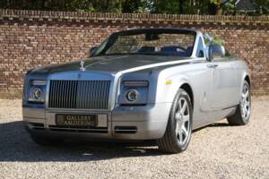 Image 35/50 of Rolls-Royce Phantom DHC (2009)
