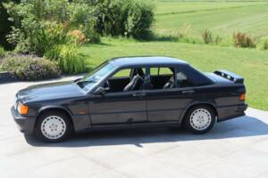 Immagine 34/50 di Mercedes-Benz 190 E 2.3-16 (1986)