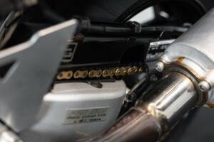 Image 13/42 de Honda RVF 750 (1994)