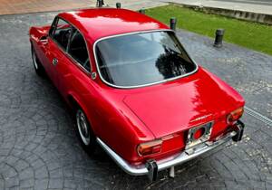 Image 4/34 of Alfa Romeo 1750 GT Veloce (1969)