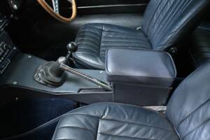 Image 29/50 of Jaguar E-Type (2+2) (1966)