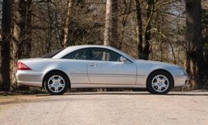 Image 2/50 of Mercedes-Benz CL 500 (2002)