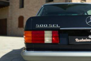Image 19/50 of Mercedes-Benz 500 SEL (1985)