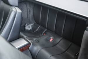 Image 32/50 of Mercedes-Benz 600 SL (1993)