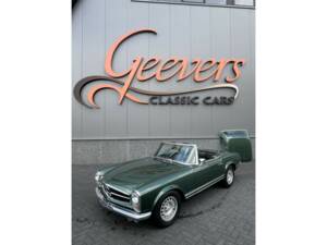 Image 2/50 of Mercedes-Benz 280 SL (1968)