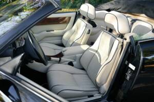 Image 2/8 of Aston Martin Virage Volante (1993)