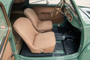 Image 18/36 of FIAT 500 C Topolino (1950)