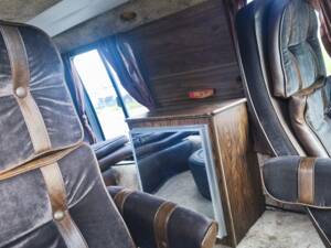 Immagine 129/143 di Dodge B 200 Sportsman (1978)