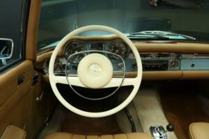 Bild 16/50 von Mercedes-Benz 280 SL (1971)