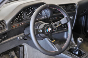 Image 18/40 of BMW 325ix (1989)