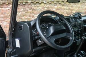 Obraz 30/50 pojazdu Land Rover Defender 90 (2013)