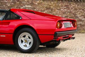 Image 40/50 de Ferrari 308 GTSi (1981)