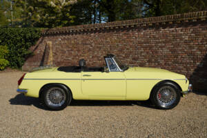 Image 10/50 de MG MGB (1977)