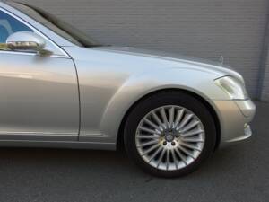 Image 20/98 of Mercedes-Benz S 500 L (2007)