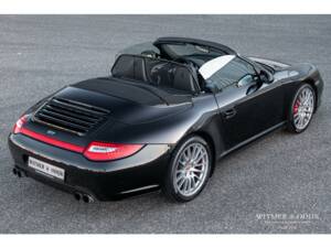 Image 2/37 of Porsche 911 Carrera 4S (2009)