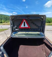 Image 35/42 of Mercedes-Benz 300 CE (1988)