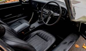 Image 4/50 de Jaguar Type E V12 (2+2) (1972)