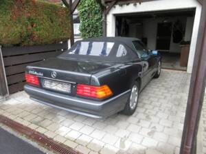 Image 2/9 of Mercedes-Benz 300 SL-24 (1992)
