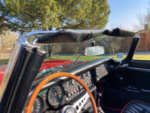 Image 58/62 of Jaguar E-Type (1969)