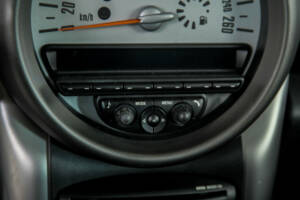 Image 24/50 of Mini Cooper Countryman (2011)